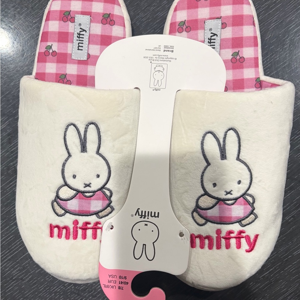miffy White and Pink Bunny women’s Slip-On Slippers size large 9/10